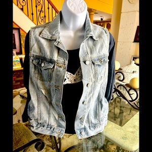 Old Navy Distress Jean Vest L (10-12)